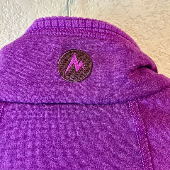 Marmot Women's Vibrant Purple Softshell Jacket Size S-Tiny hole in pics - Picture 6 of 9